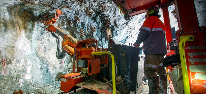 mining in tunnel